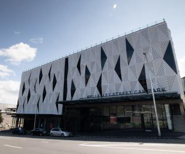 Les Mills Parking Structure